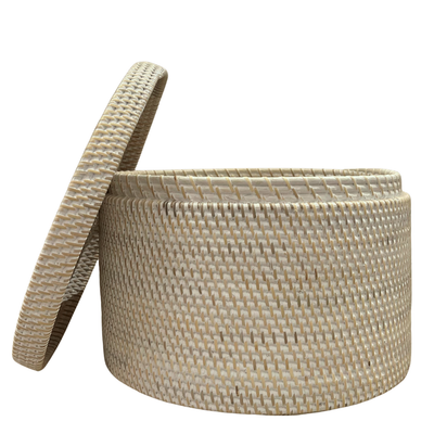 White Round Box With Lid (available in-store only)