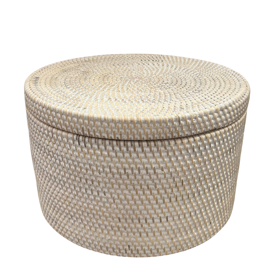 White Round Box With Lid (available in-store only)